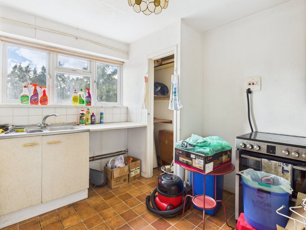 Additional image 13 of 3 bed flat for salePackhorse Road, Gerrards Cross, Buckinghamshire SL9