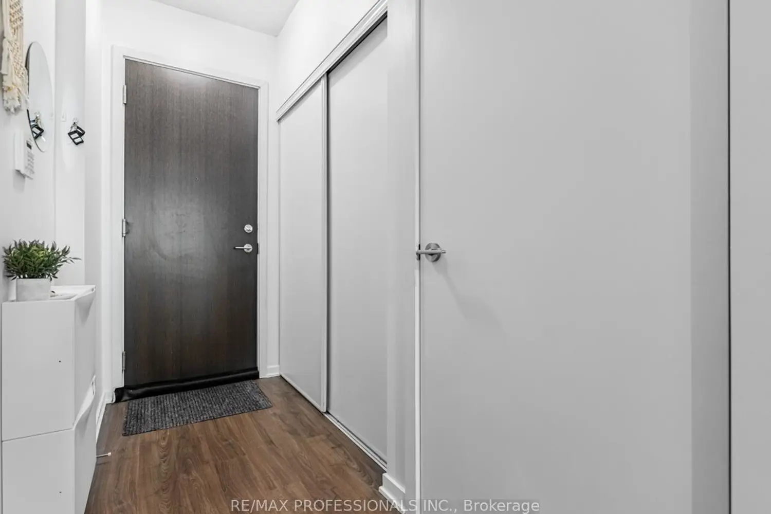 Additional image 2 of 105 The Queensway 2113