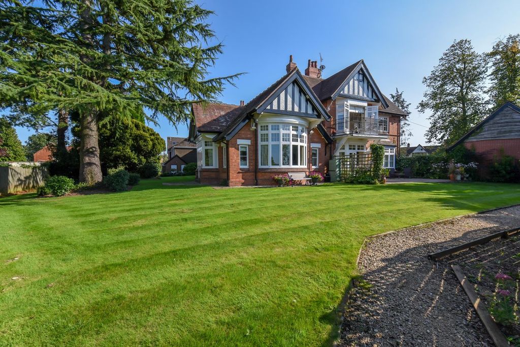 Additional image 19 of 3 bed flat for saleHenley Road, Claverdon, Warwickshire CV35