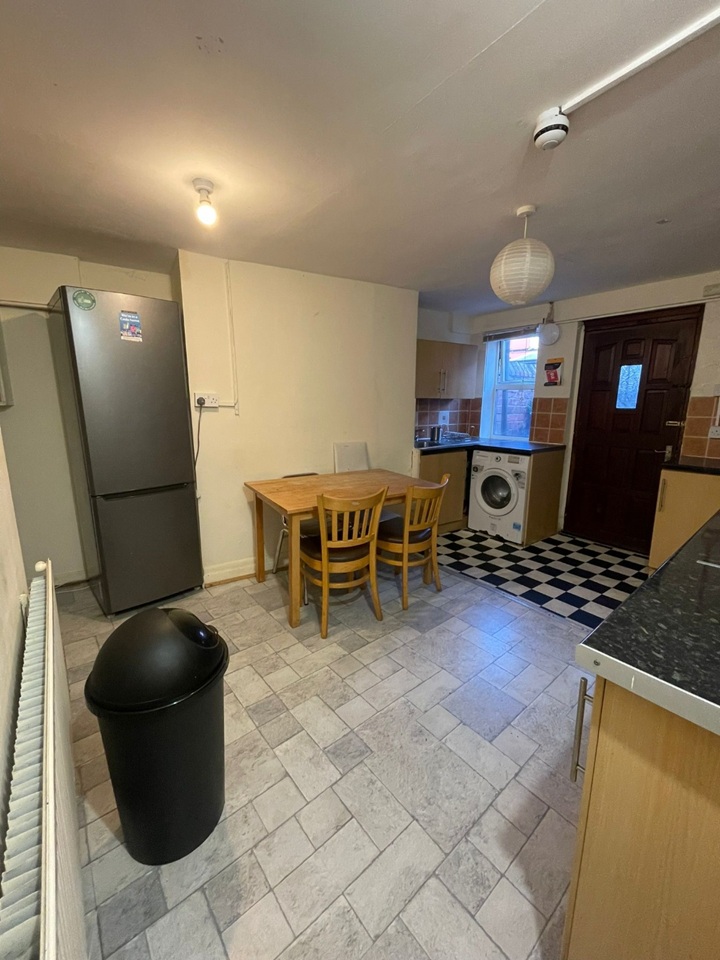 Additional image 13 of Room in a Shared House, Brudenell View, LS6, LS6 1HD