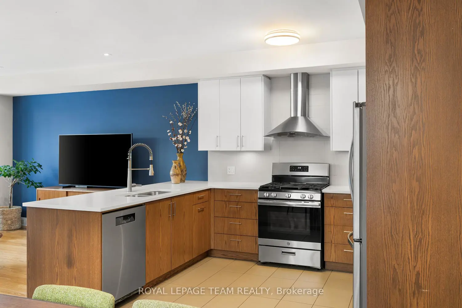 Additional image 5 of 649 Churchill Avenue