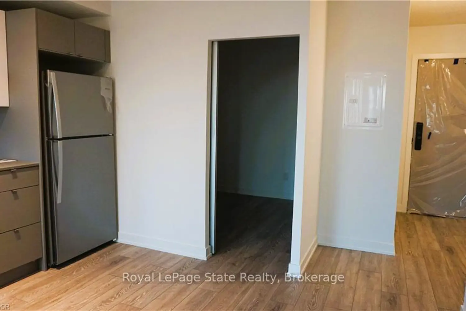 Additional image 4 of 3200 Dakota Common B705