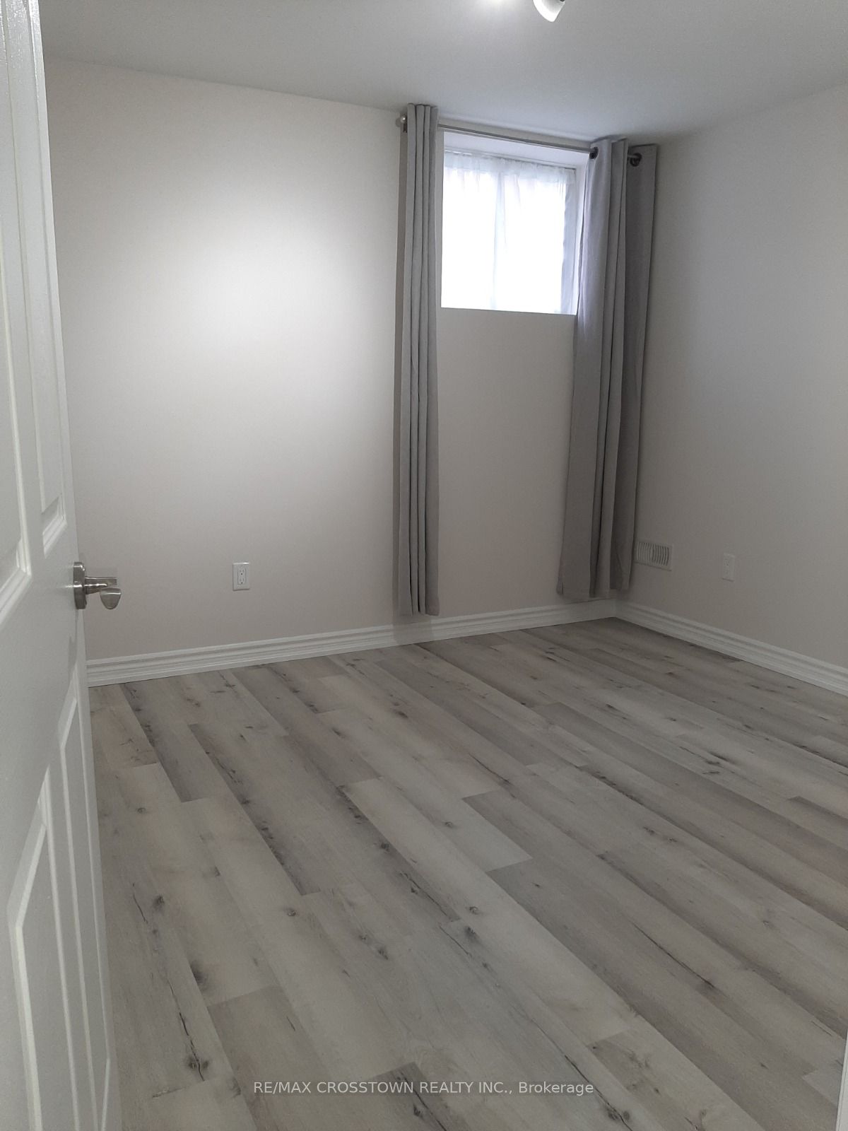 Additional image 4 of Lower-32 Ryan Court, Barrie, ON, L4M 6N7