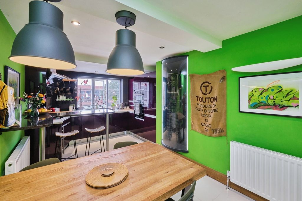 Additional image 3 of 2 bed flat for saleTamworth Street, Lichfield, Staffordshire WS13