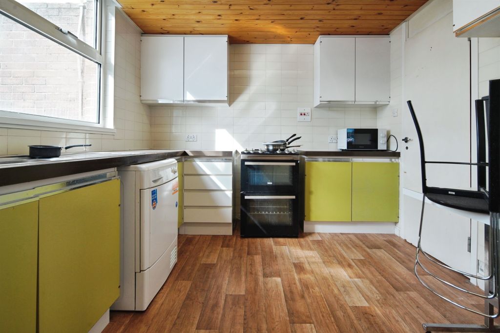 4 bed flat for saleRussell Square, Brighton BN1 photo 5