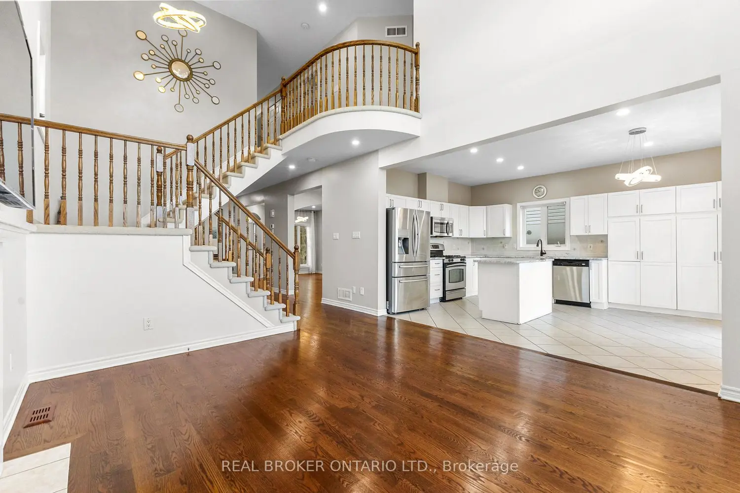 Additional image 4 of 2014 Jasper Avenue