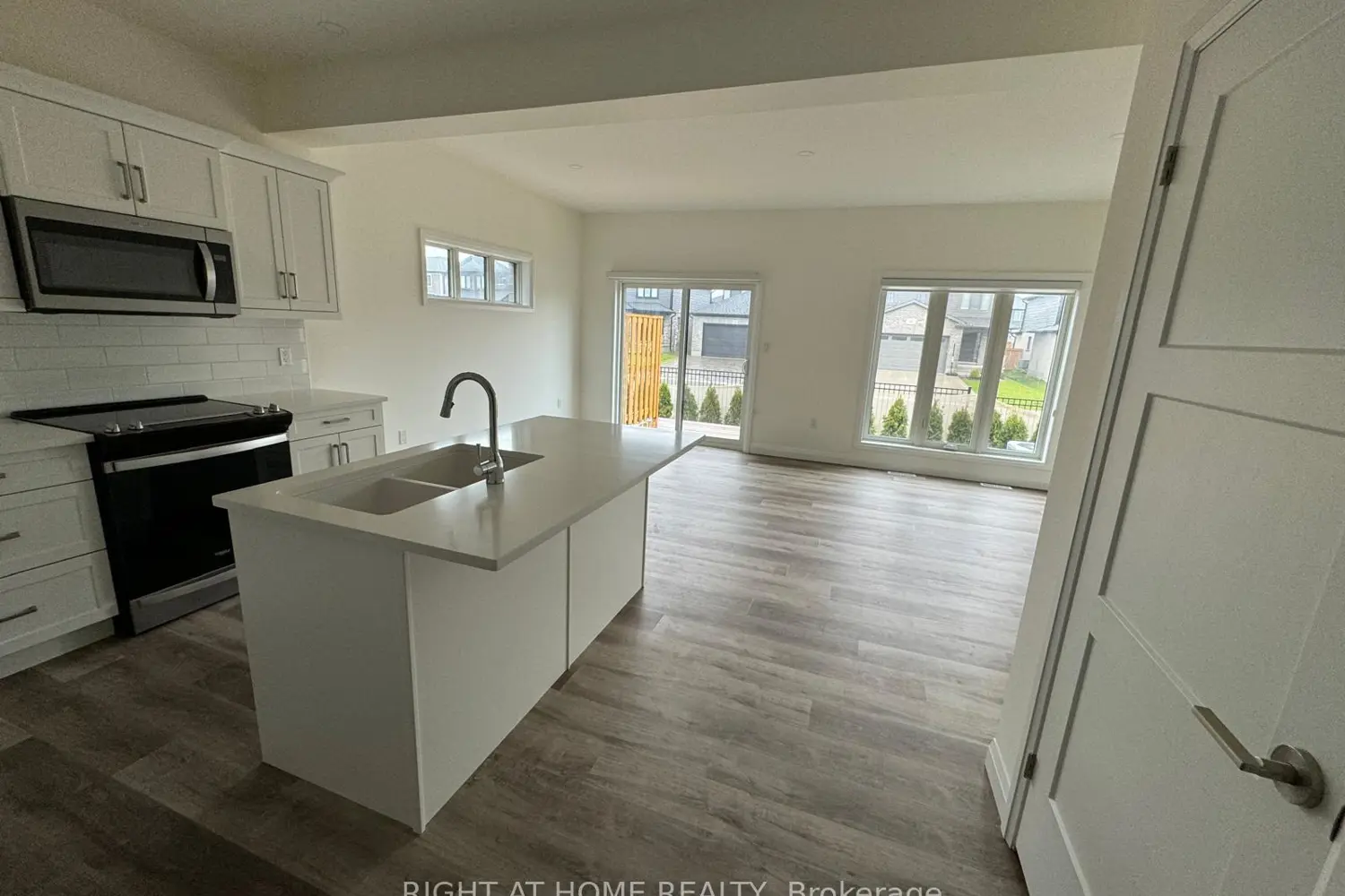 Additional image 2 of 17 Nicholson Street 36