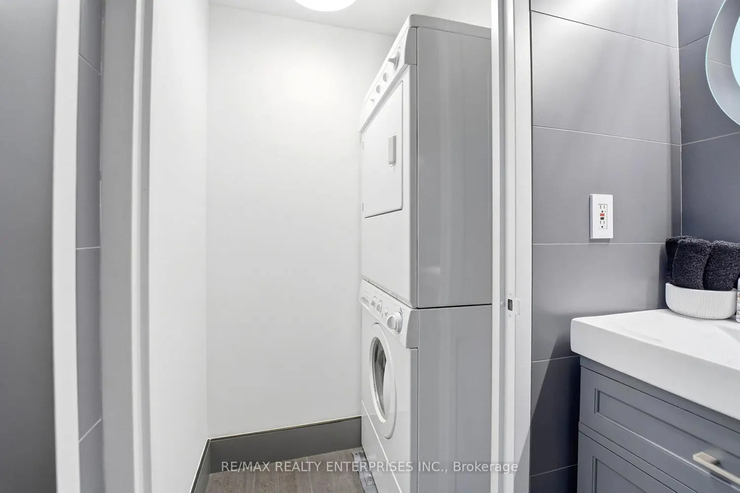 Additional image 8 of 1500 Grazia Court 208