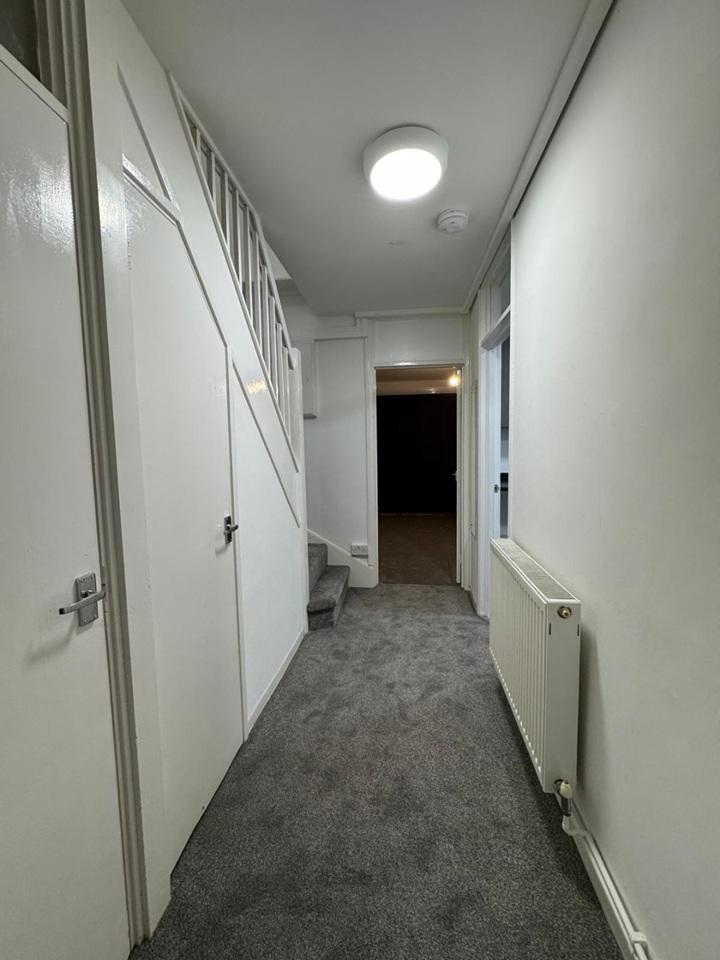 Additional image 14 of 4 Bed Flat, Ramsfort House, SE16, N1 7GU