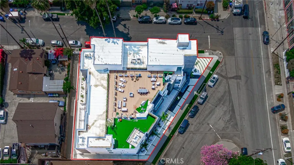 Additional image 60 of 2828 London Street Unit 206, Los Angeles, CA 90026