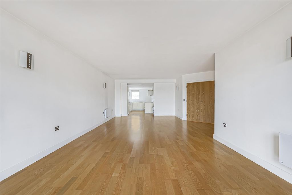 2 bed flat for saleRiverside Place, Cambridge CB5 photo 4