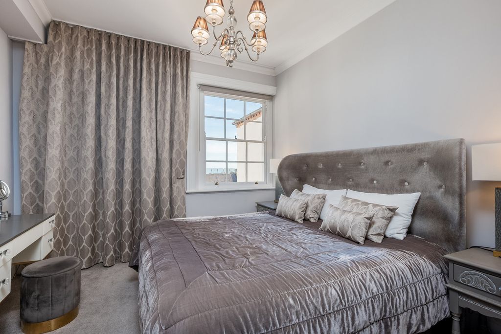 Additional image 12 of 2 bed flat for saleWilliam House 3 Parade, Leamington Spa, Warwickshire CV32