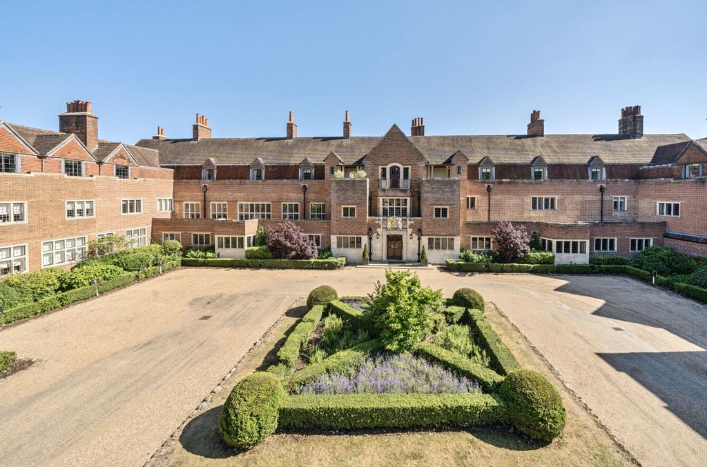 Additional image 20 of 2 bed flat for saleKings Drive, Midhurst GU29
