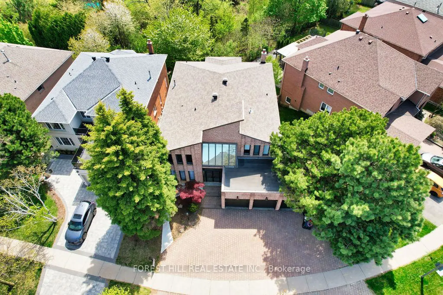 211 Franklin Avenue photo 2