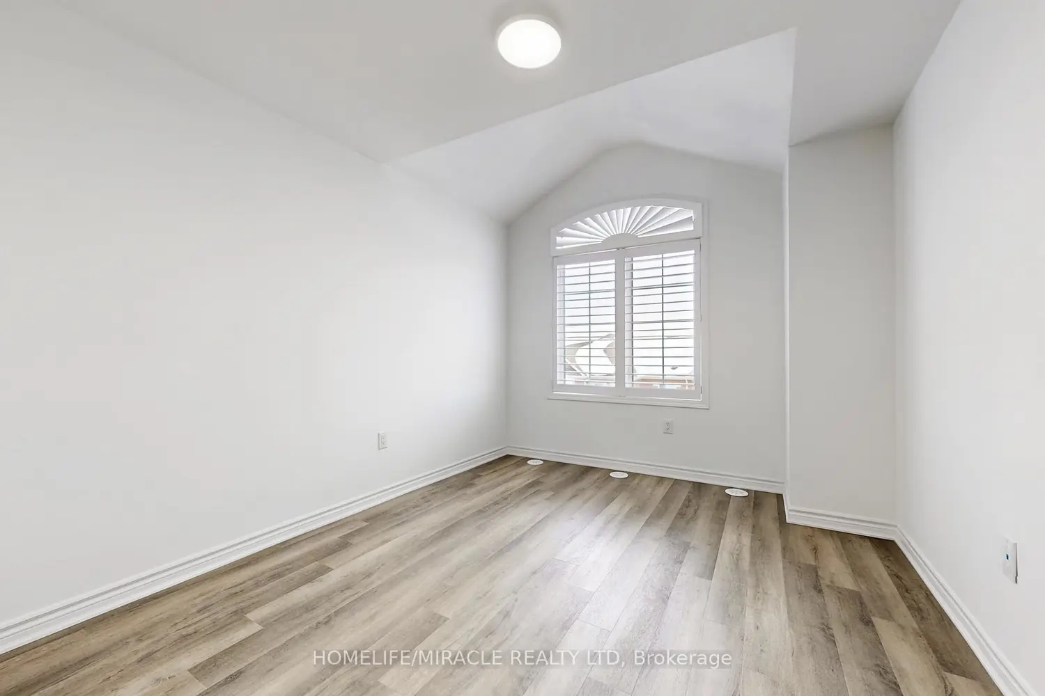 Additional image 13 of 1587 Moira Crescent