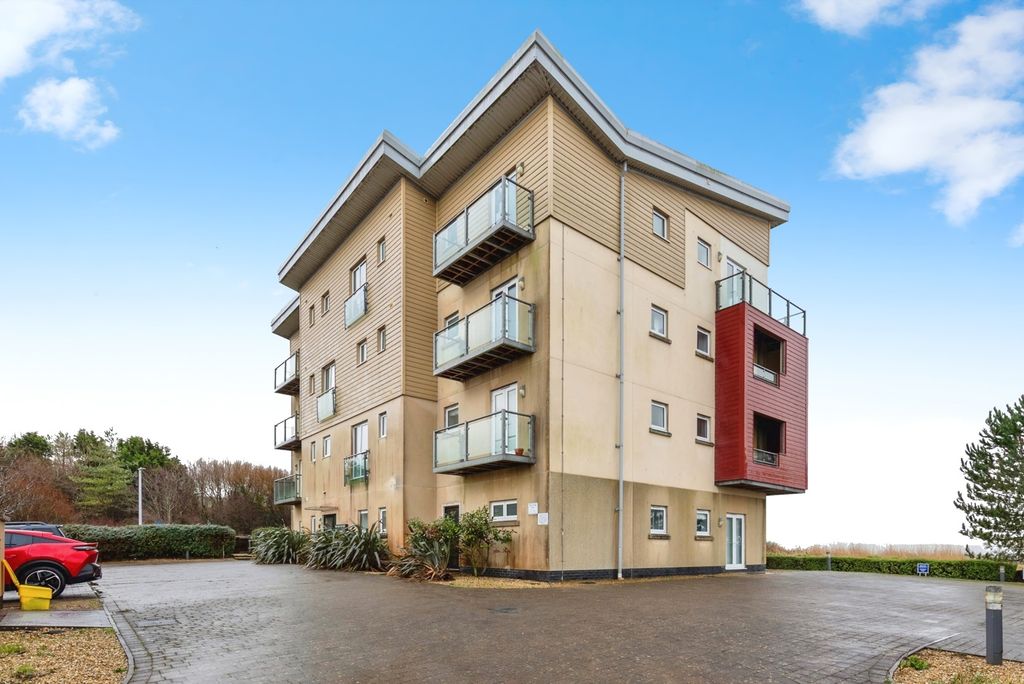 2 bed flat for saleBwlchygwynt, Llanelli, Carmarthenshire SA15