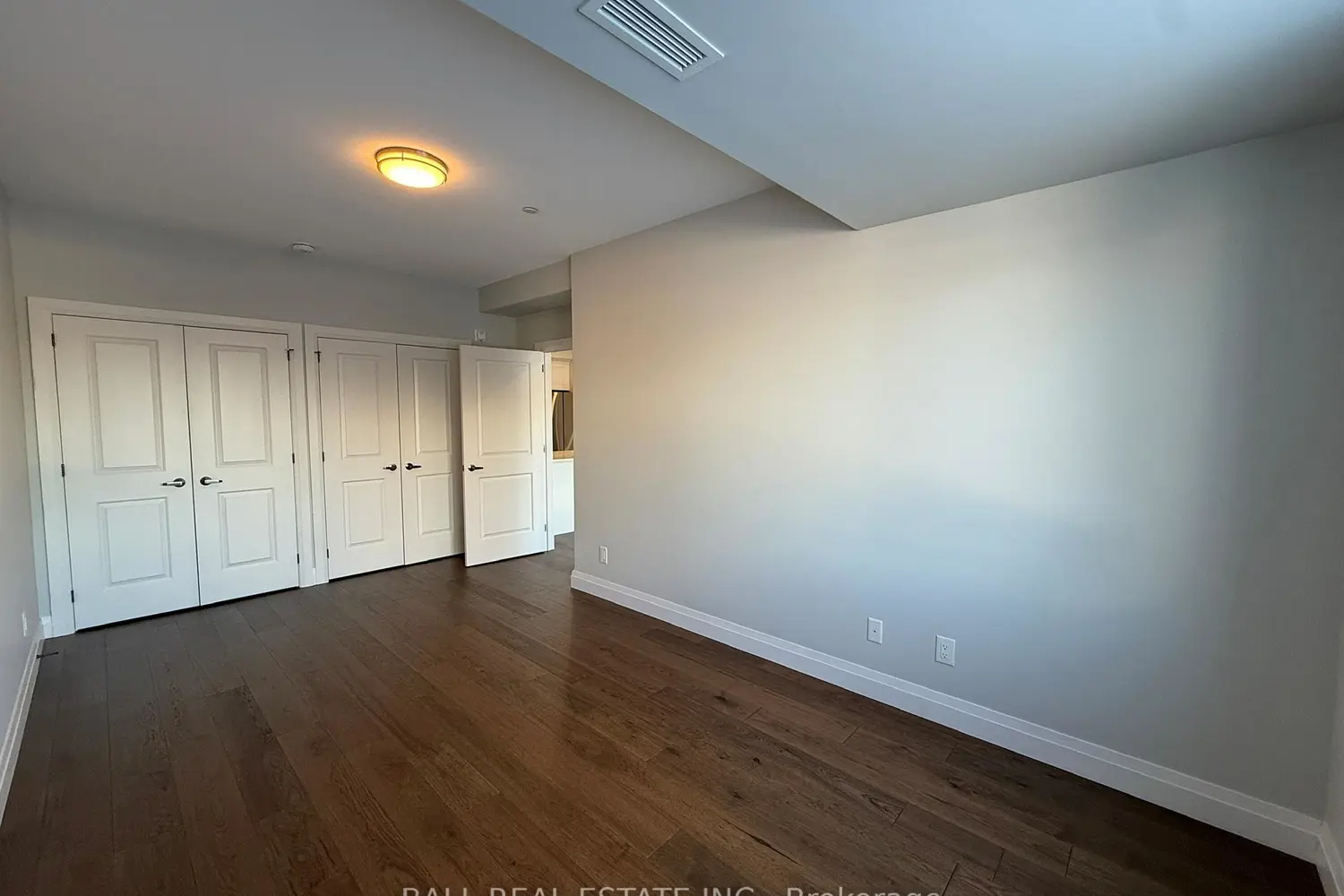 Additional image 3 of 19 Hampton Lane 204