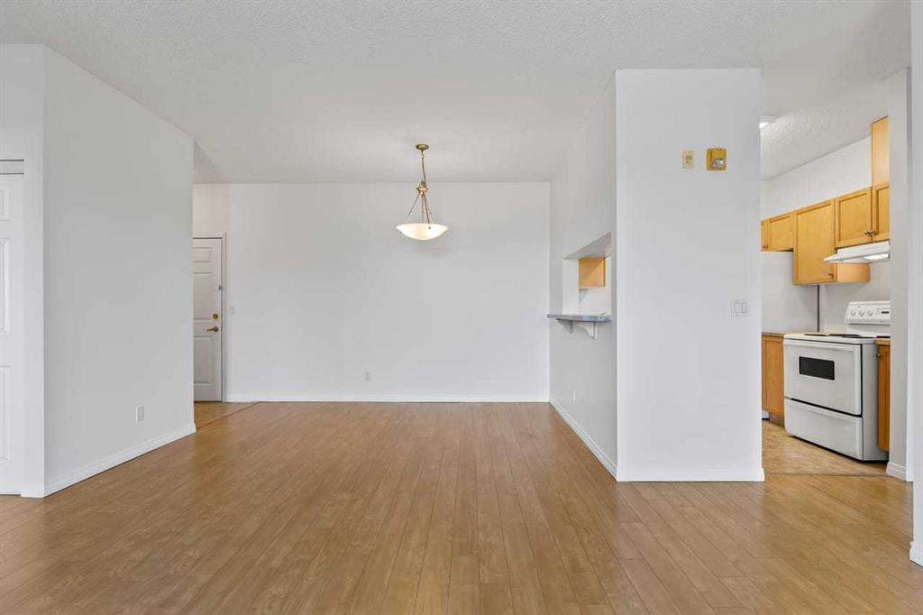 Additional image 5 of 304-2022 Canyon Meadows Drive SE, Calgary, AB, T2J 7H1