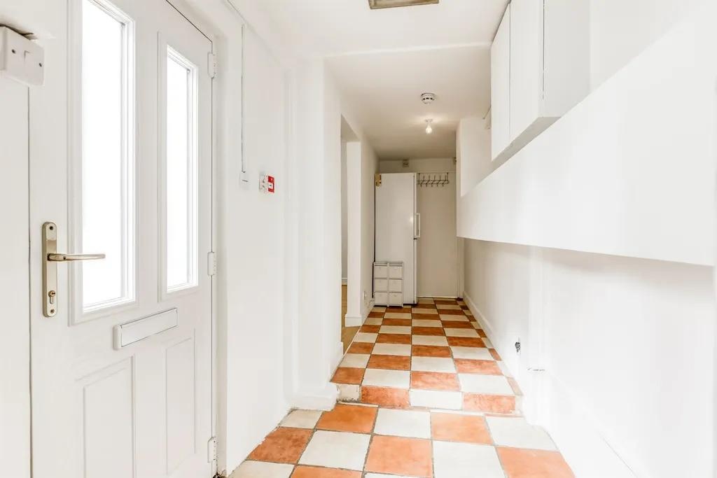 Additional image 7 of 1 Bed Flat, Very Near West Cromwell Road Area, SW5, N1 7GU