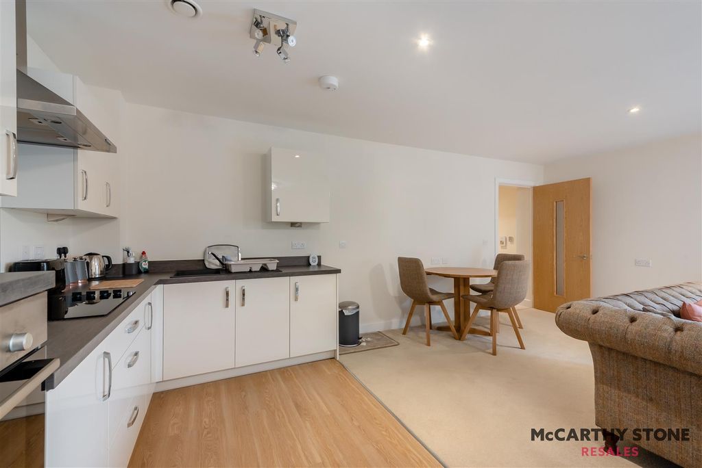Additional image 8 of 1 bed flat for saleThe Moors, Thatcham RG19
