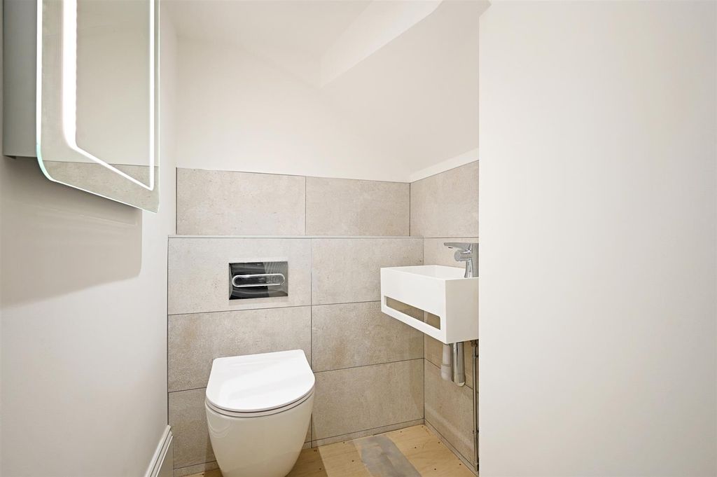 Additional image 11 of 2 bed flat for saleRutland Park, Botanical Gardens, Sheffield S10