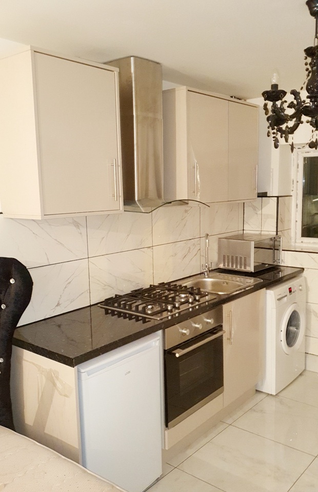 Additional image 2 of Room in a Shared House, Southgate Road, B44, N1 7GU