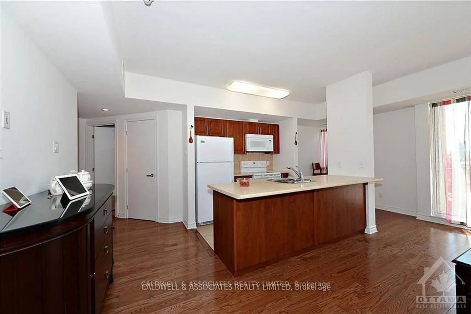 Additional image 10 of 234 Rideau Street 1012