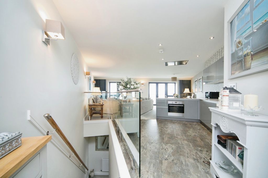 Additional image 11 of 2 bed maisonette for salePenmaen Bod Elias, Old Colwyn, Colwyn Bay, Conwy LL29
