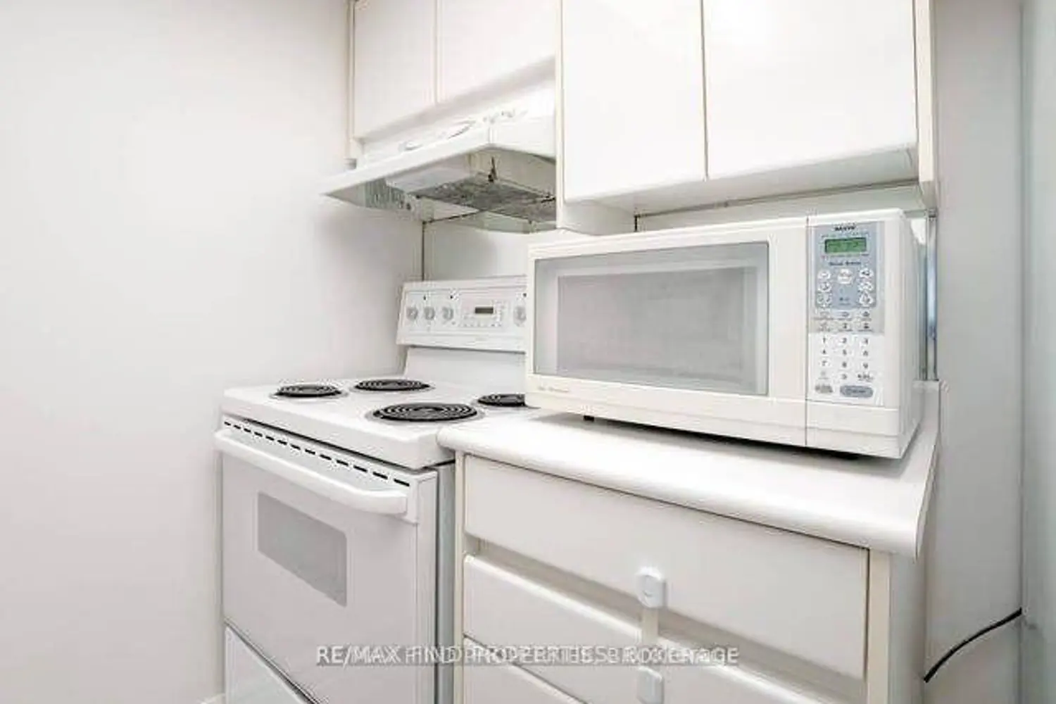 Additional image 18 of 33 University Avenue 604