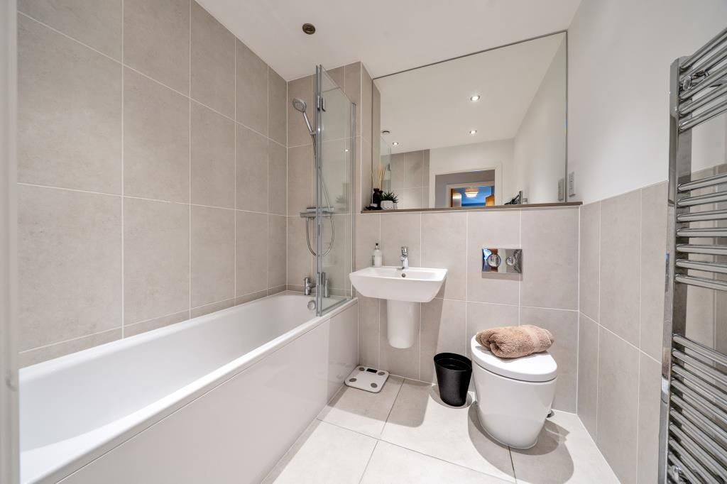 Additional image 16 of 2 bed flat for saleNewbury Racecourse, Berkshire RG14