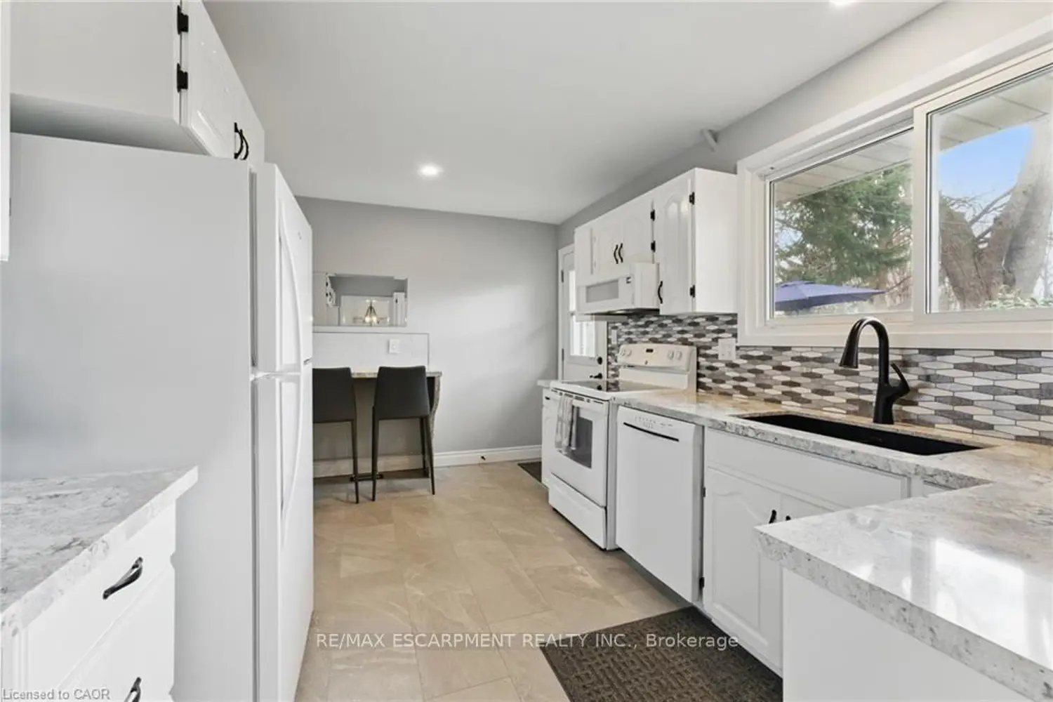 Additional image 8 of 160 Council Crescent