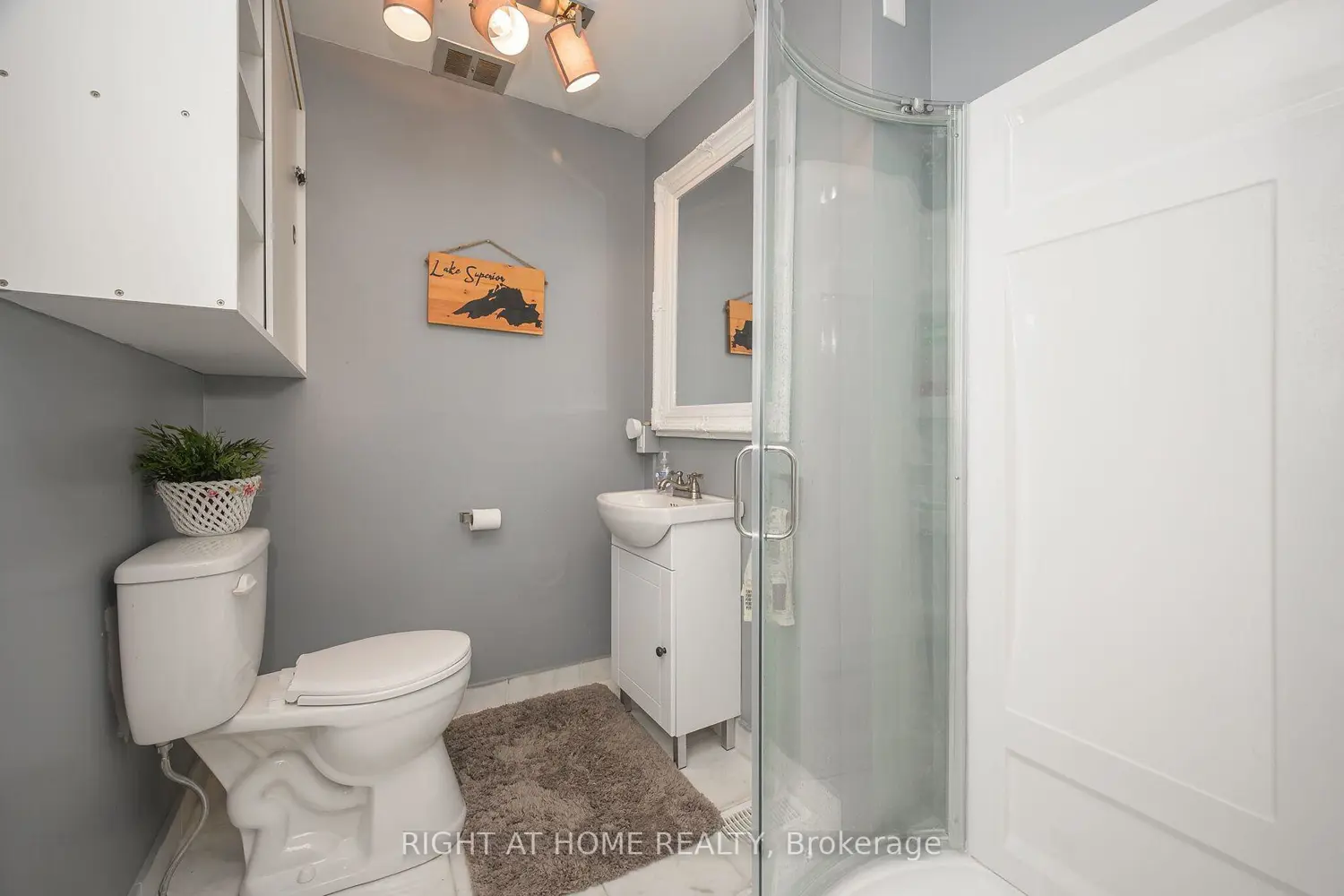 Additional image 8 of 3318 Dundas Street