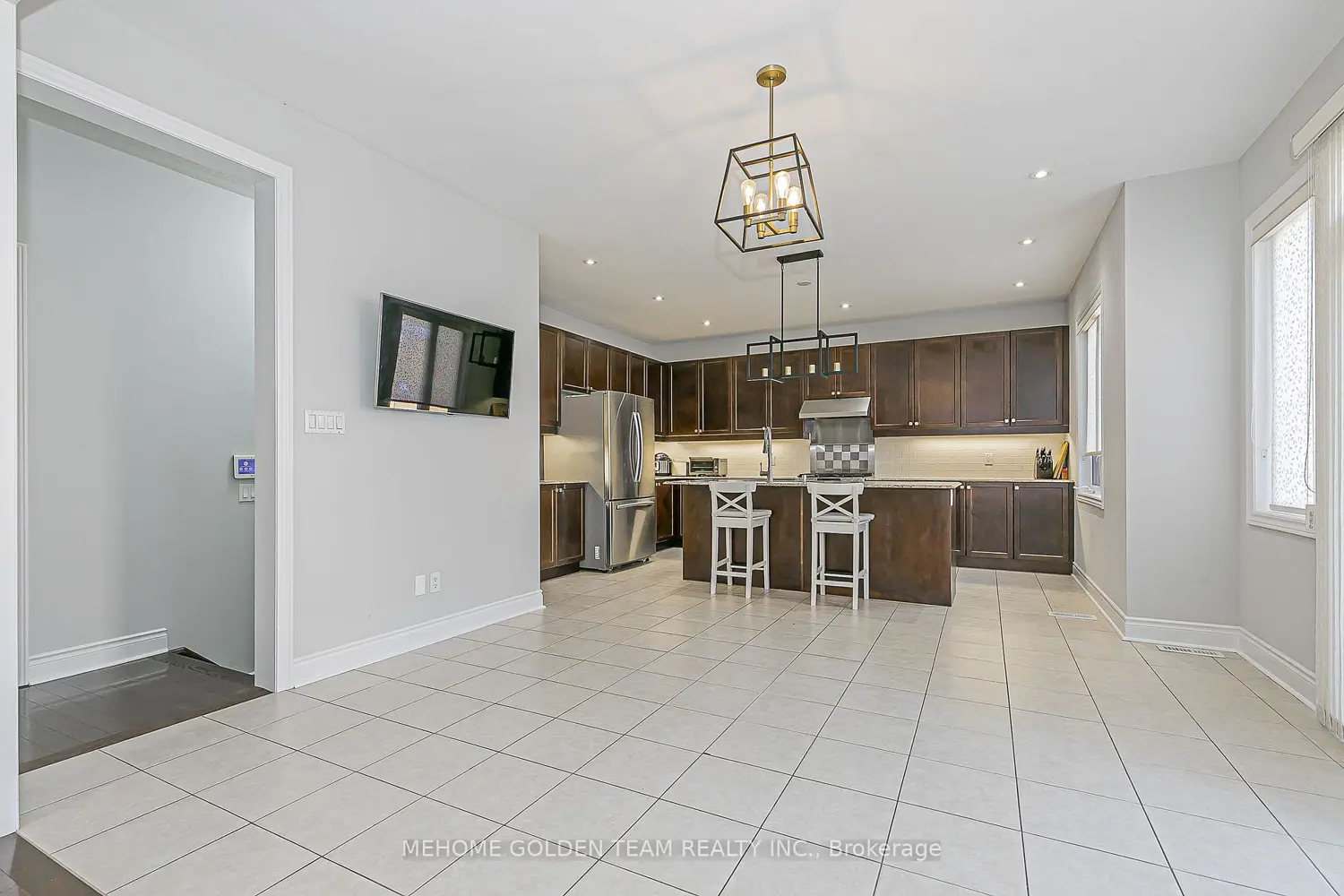 Additional image 8 of 939 Memorial Circle