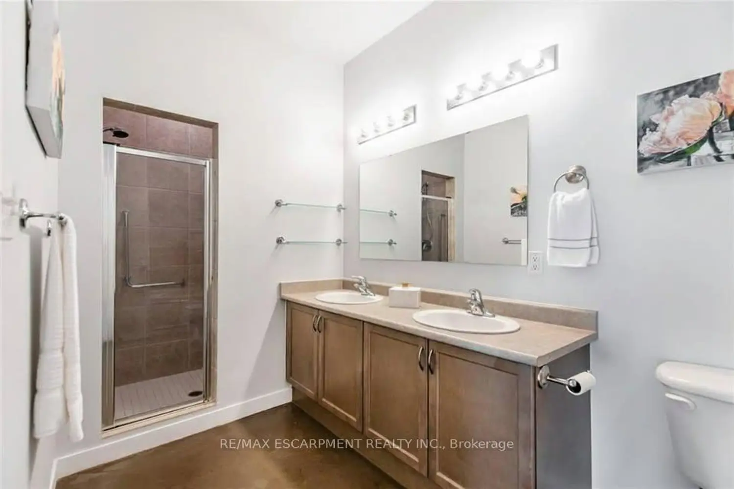 Additional image 16 of 66 Bay Street #106