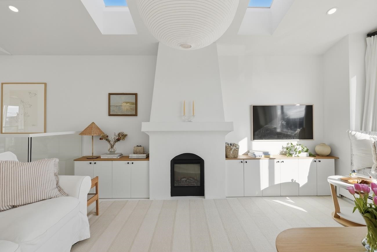 863 Lee Street, White Rock, BC, V4B 4N7