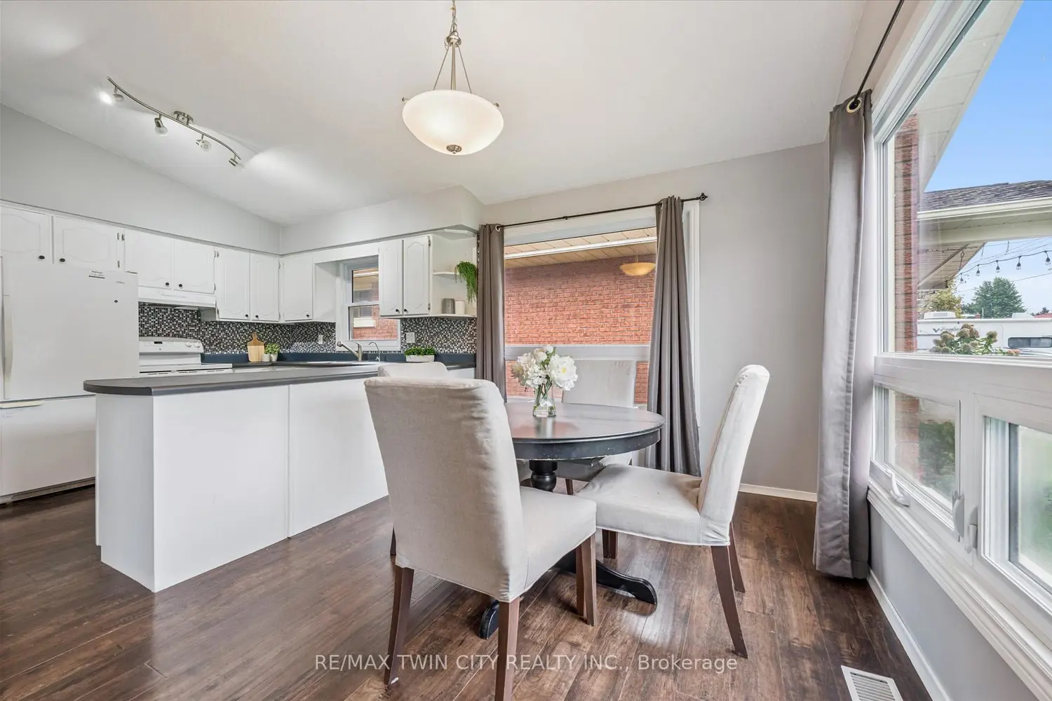 Additional image 5 of 635 Raglan Street