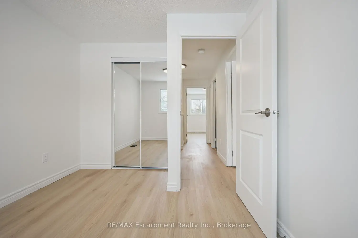 Additional image 13 of 40 Imperial Road 71