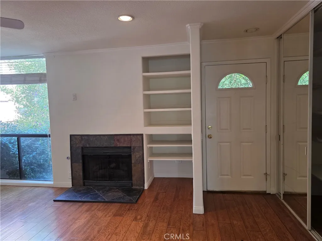 Additional image 3 of 10231 Independence Avenue Unit C12, Chatsworth, CA 91311