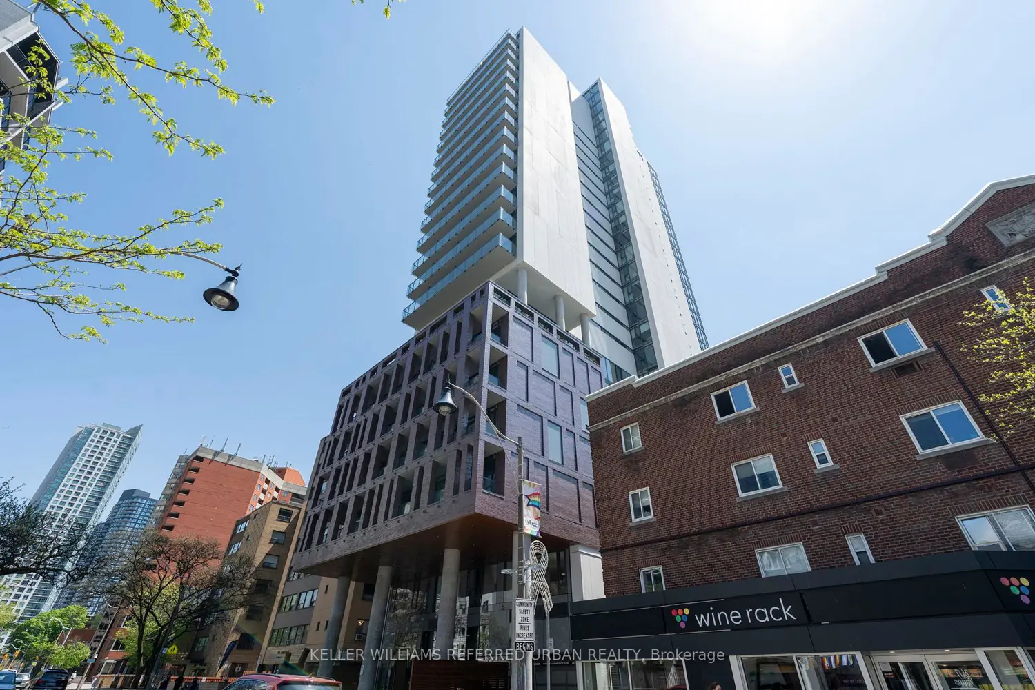 81 Wellesley Street 402