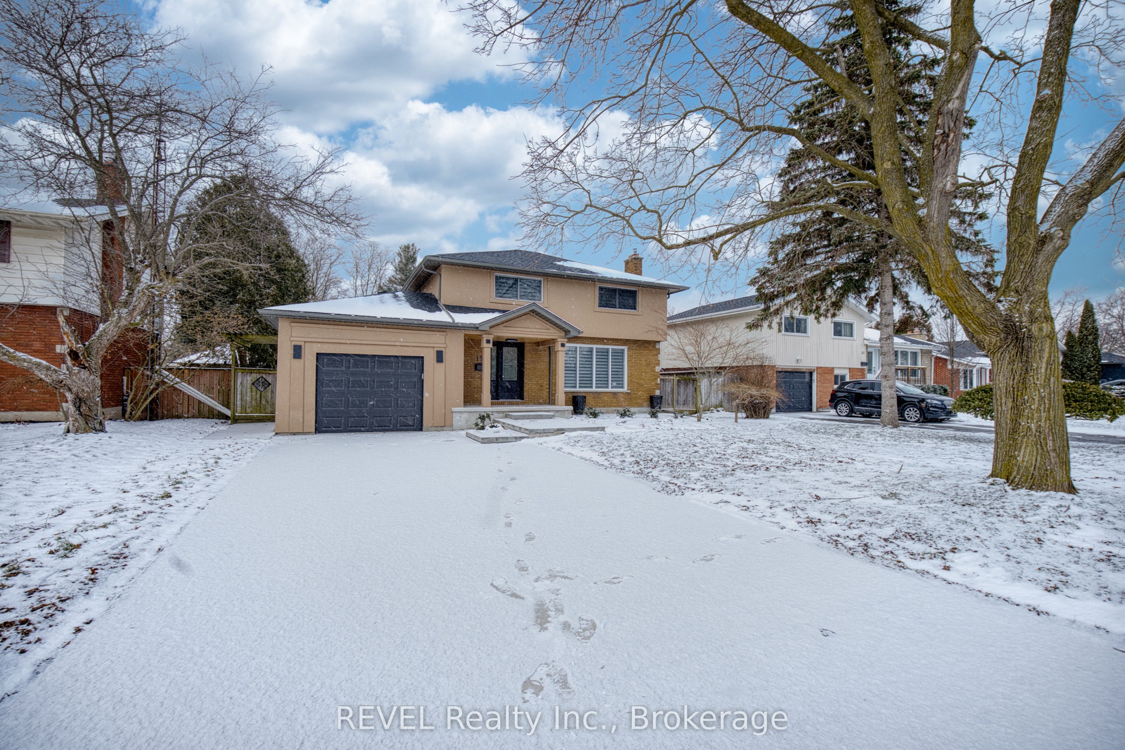 Additional image 2 of 19 Claremount Circle N, Welland, ON, L3C 2P4