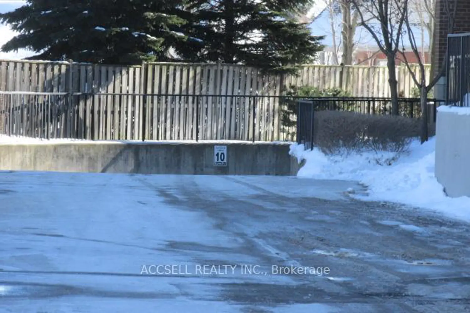 Additional image 18 of 35 Via Rosedale 304