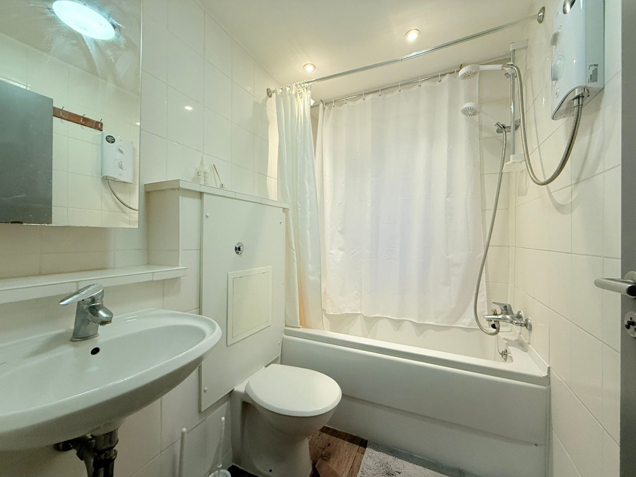 Additional image 7 of 2 Bed Flat, Pembroke Road, W8, N1 7GU