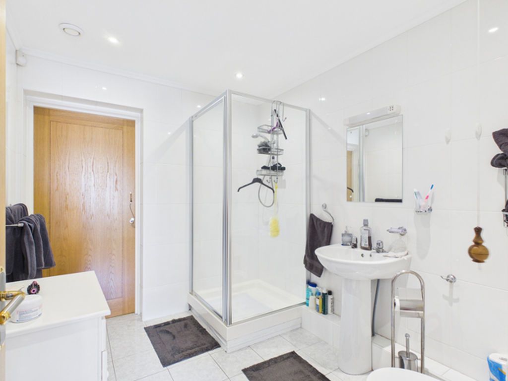 Additional image 15 of 2 bed flat for saleHafan Tywi, The Parade, Carmarthen SA31