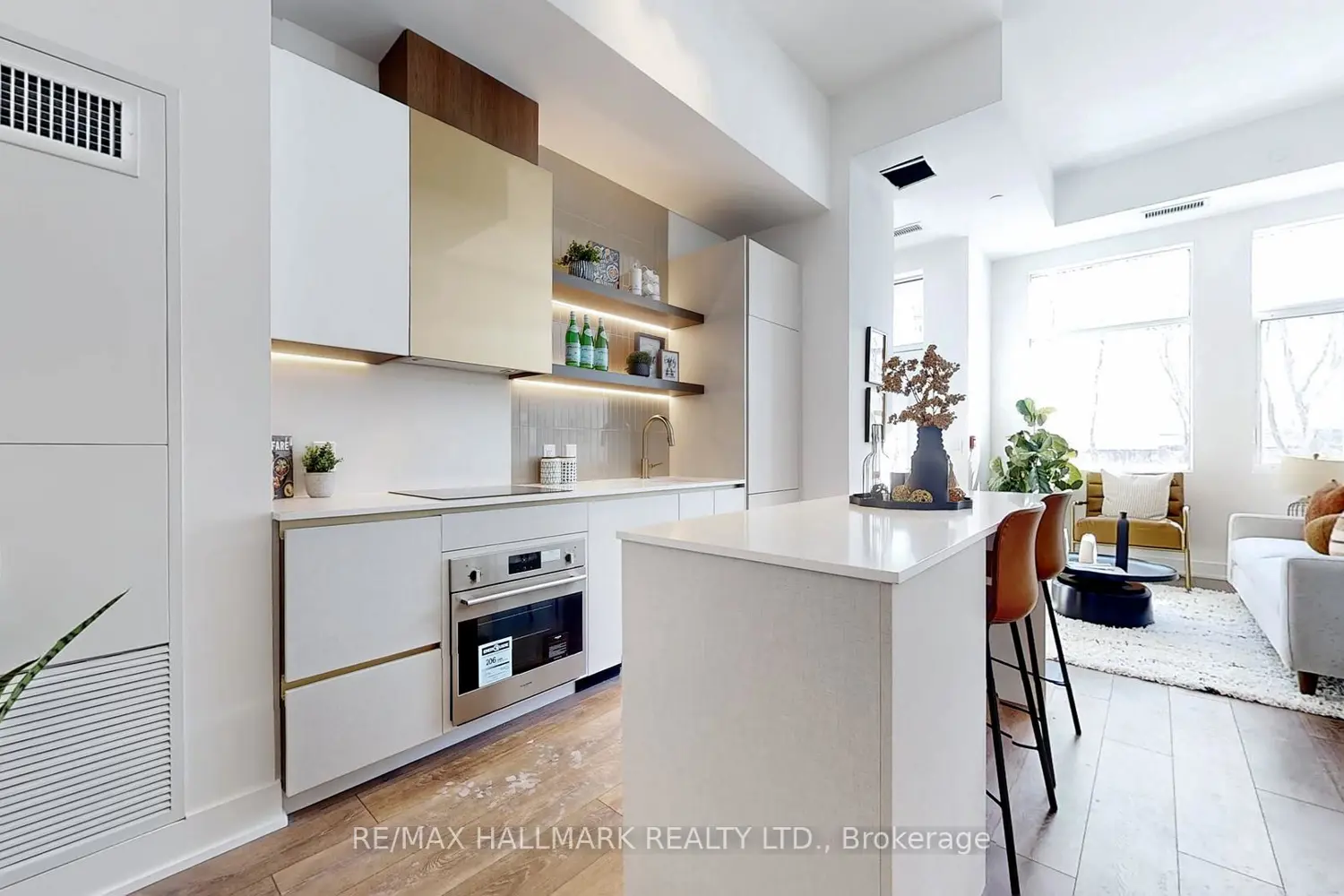 Additional image 4 of 1285 Queen Street 102