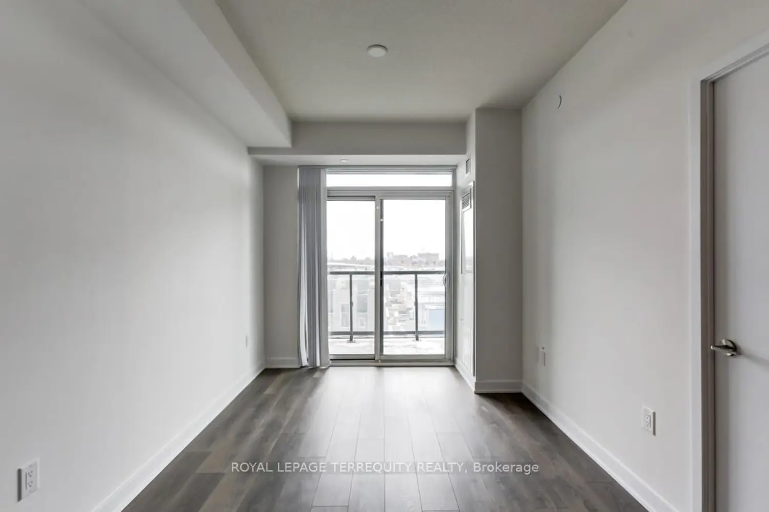 Additional image 10 of 38 Honeycrisp Crescent 607