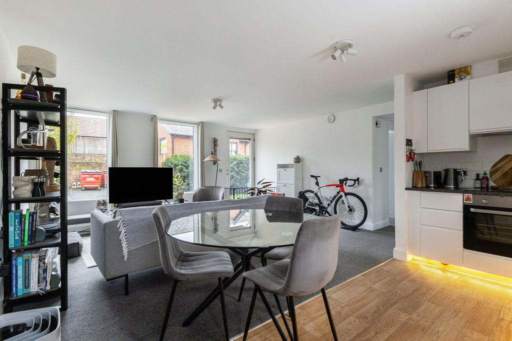 Additional image 5 of 2 bed flat for saleBewick Mews, Hungerford RG17