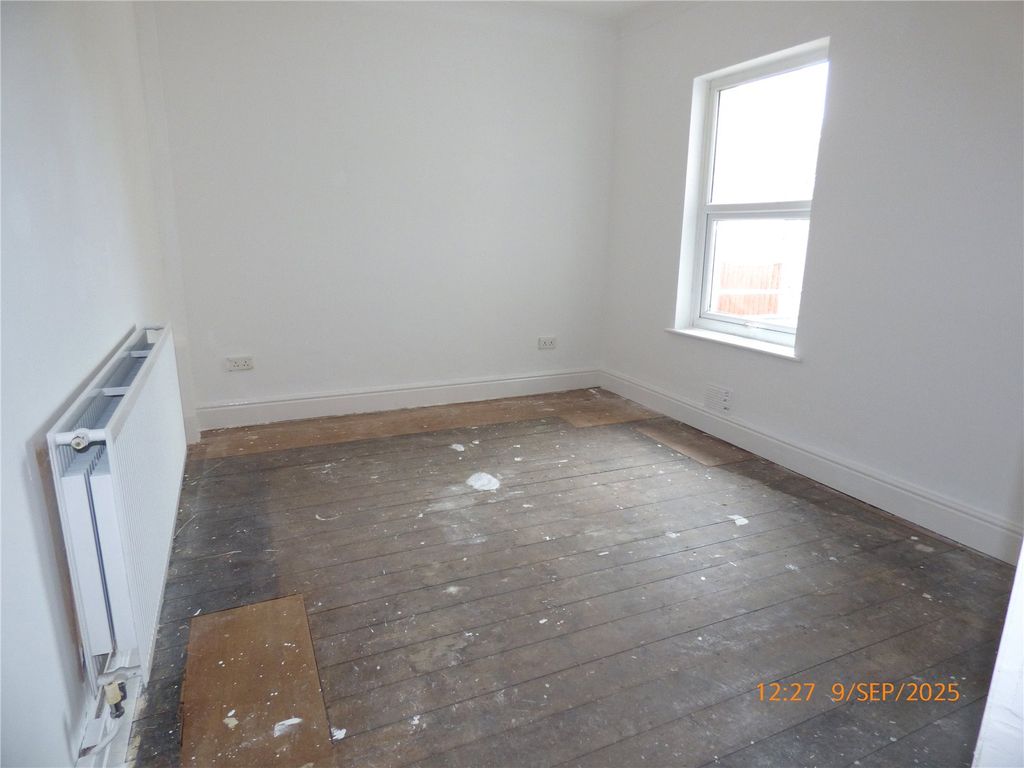 Additional image 8 of 2 bed flat for saleVictoria Avenue, Prestatyn, Denbighshire LL19