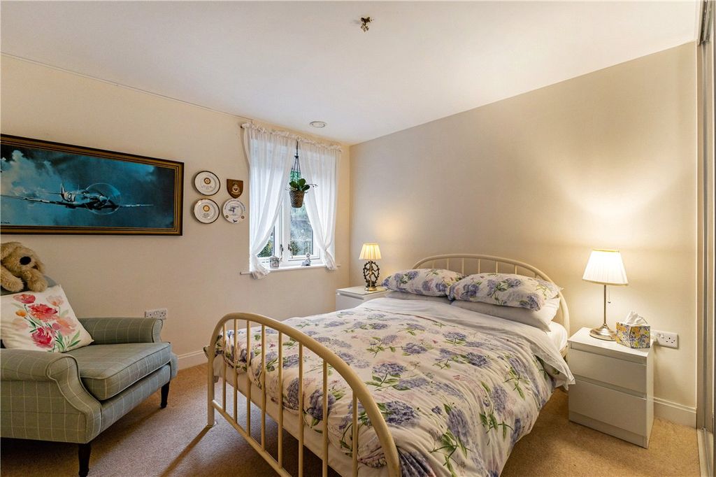 Additional image 12 of 2 bed flat for saleGranham Close, Marlborough, Wiltshire SN8