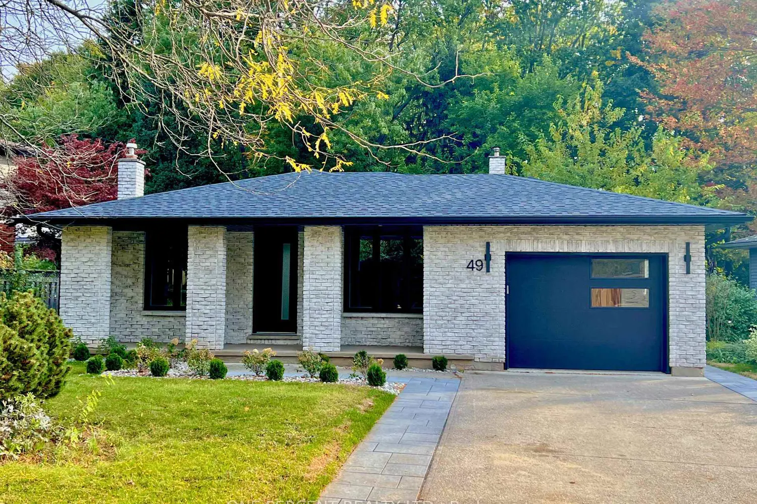 49 Spruceside Crescent