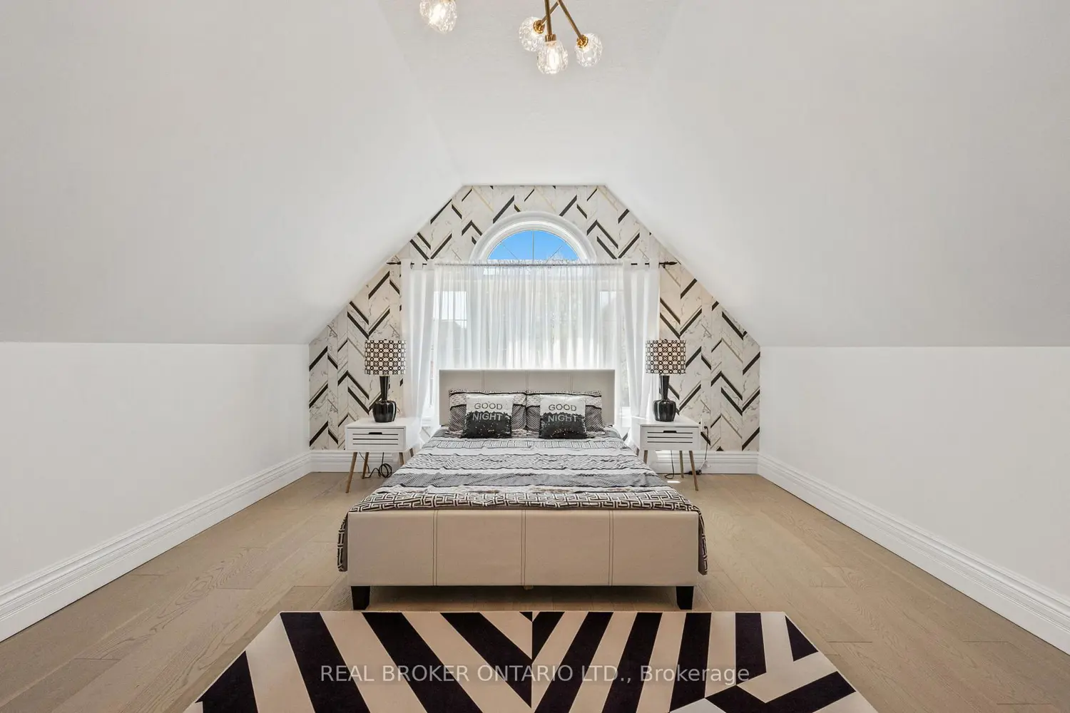 Additional image 14 of 215 Black Maple Court